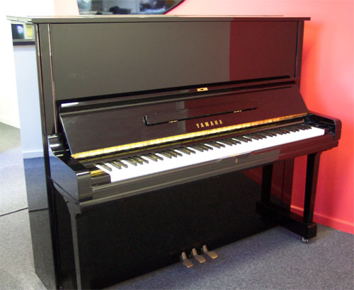 Yamaha U3